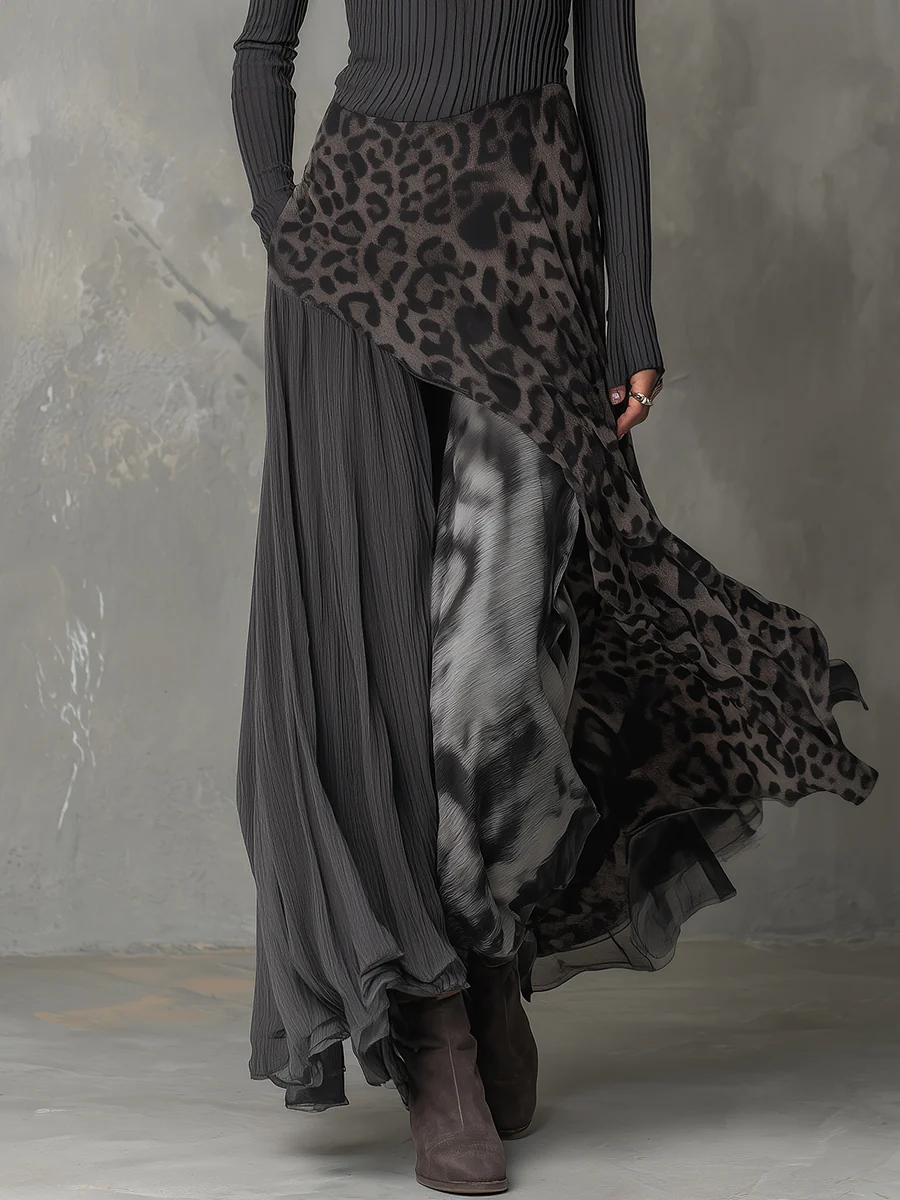 Vestido largo gris de rayas y leopardo combinado con bajo asimétrico