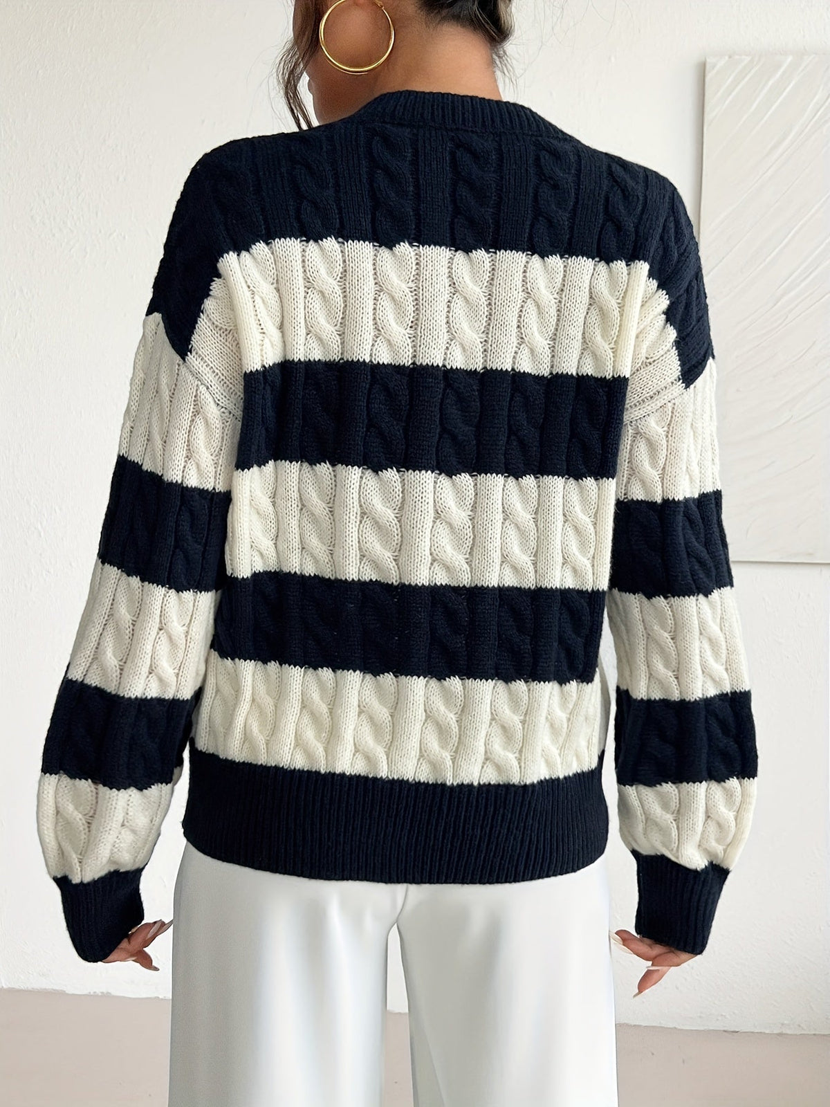 Jersey de Punto Trenzado Azul Marino Cómodo para Mujer con Cuello en V, Manga Larga, Rayas y Estilo Oversize Relajado