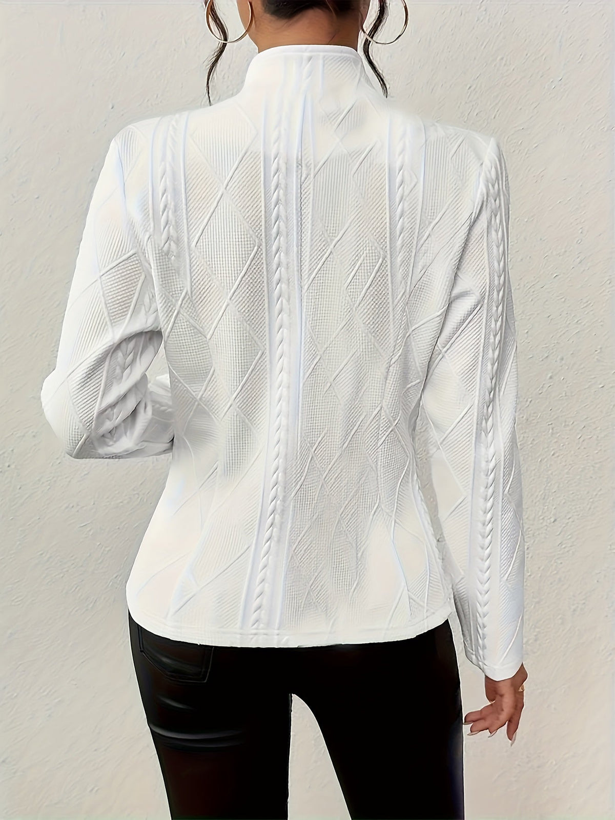 Chaqueta Corta de Punto Trenzado Elegante para Mujer con Cuello Mao, Manga Larga, Botonadura Delantera y Estilo Entallado