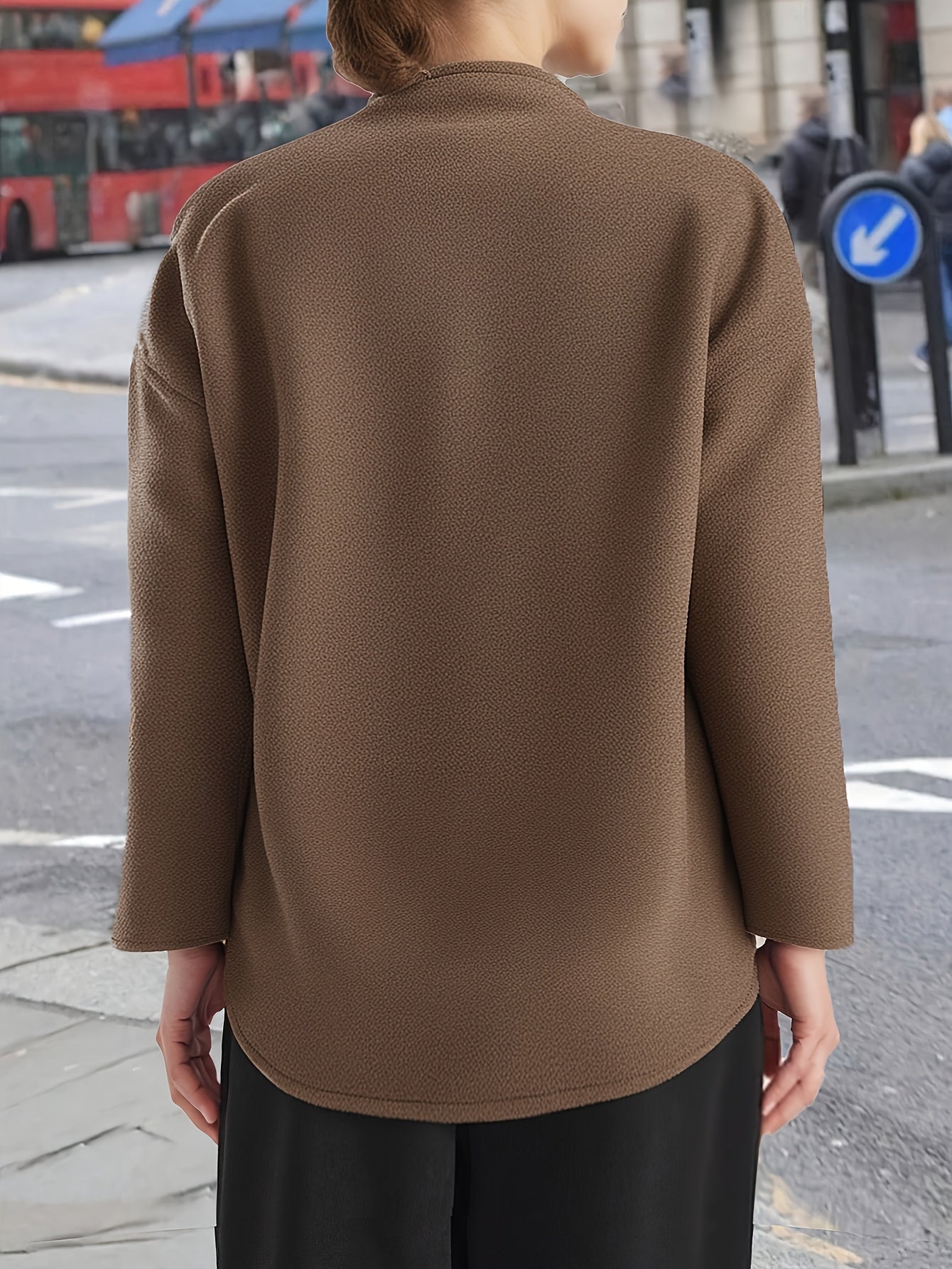 Sabrina / Elegante abrigo de lana color camel para mujer, con cuello alto, manga larga, cierre cruzado de doble botonadura y corte oversize