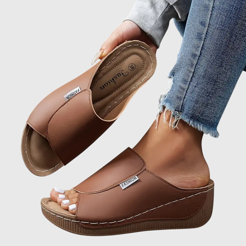 Bríd | Sandalias Clásicas Cómodas para Caminar