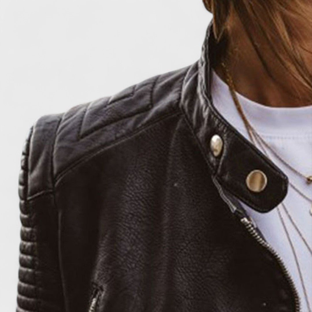 Britani / Elegante chaqueta de cuero negra para mujer con cuello de broches, manga larga, diseño acolchado y corte cropped de estilo casual
