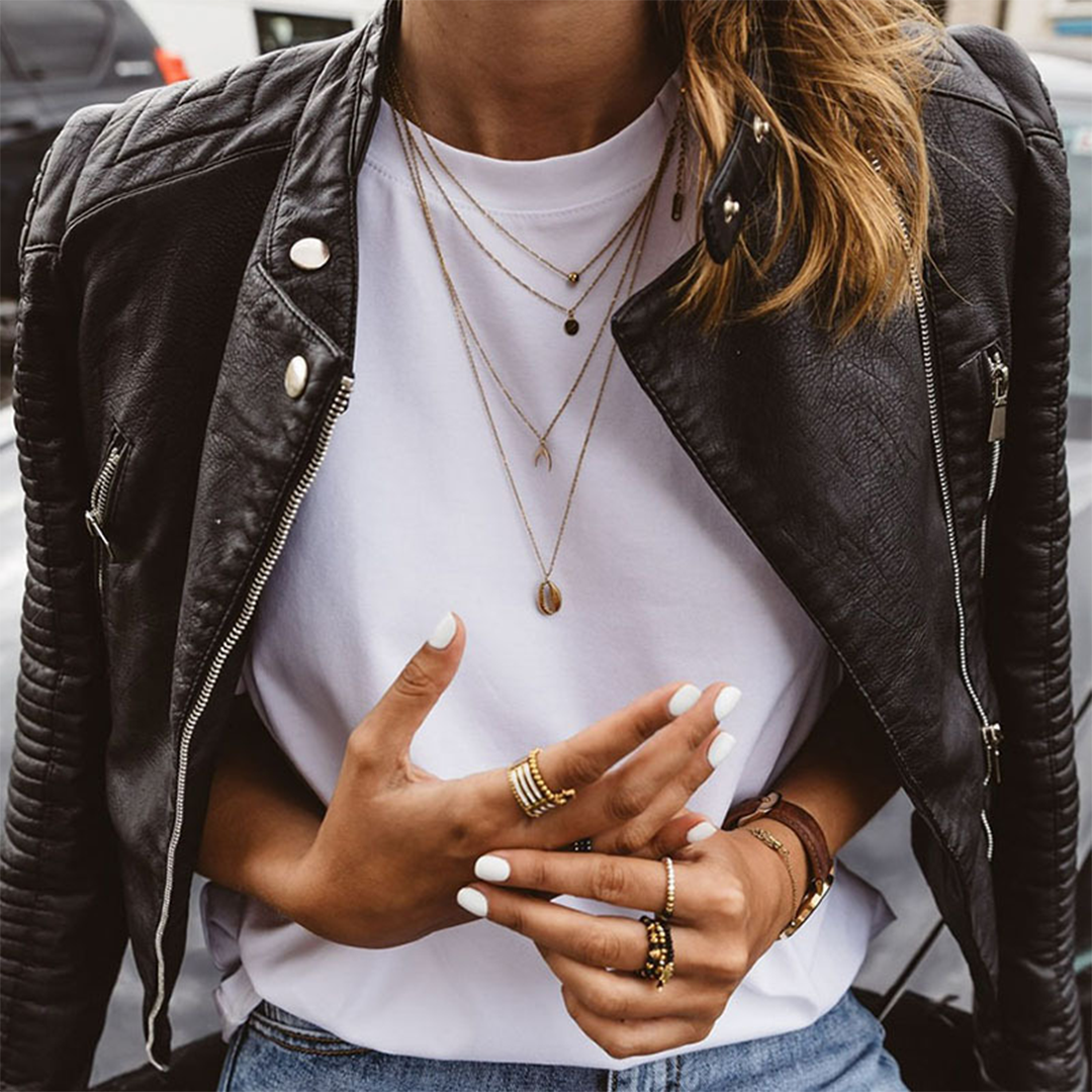 Etahm/ Elegante chaqueta de cuero negra para mujer con cuello de broches, manga larga, diseño acolchado y corte cropped estilo motero