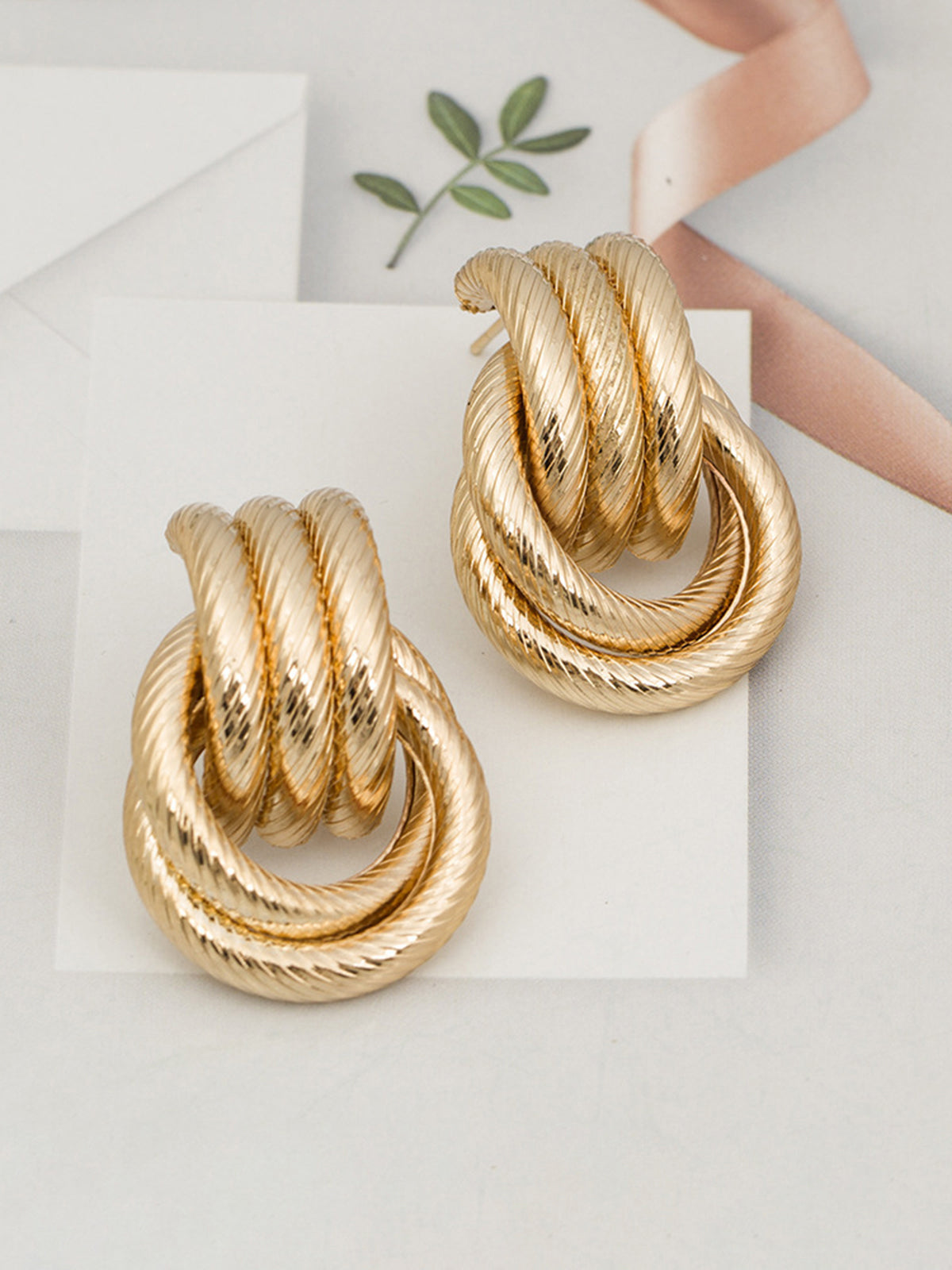 Nyla pendientes
