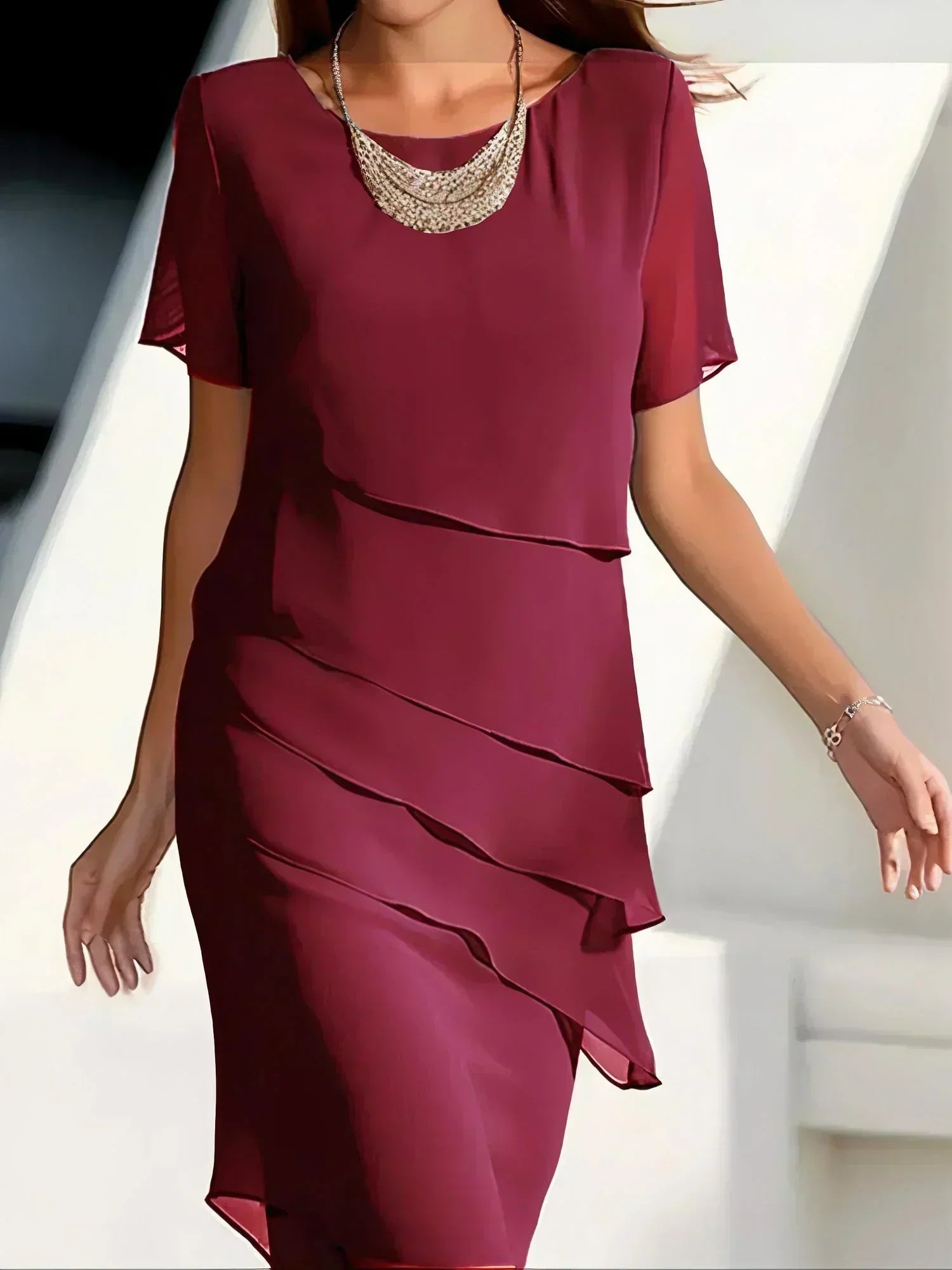 Vestido Midi De Fiesta Con Capas Fluido Y Elegante