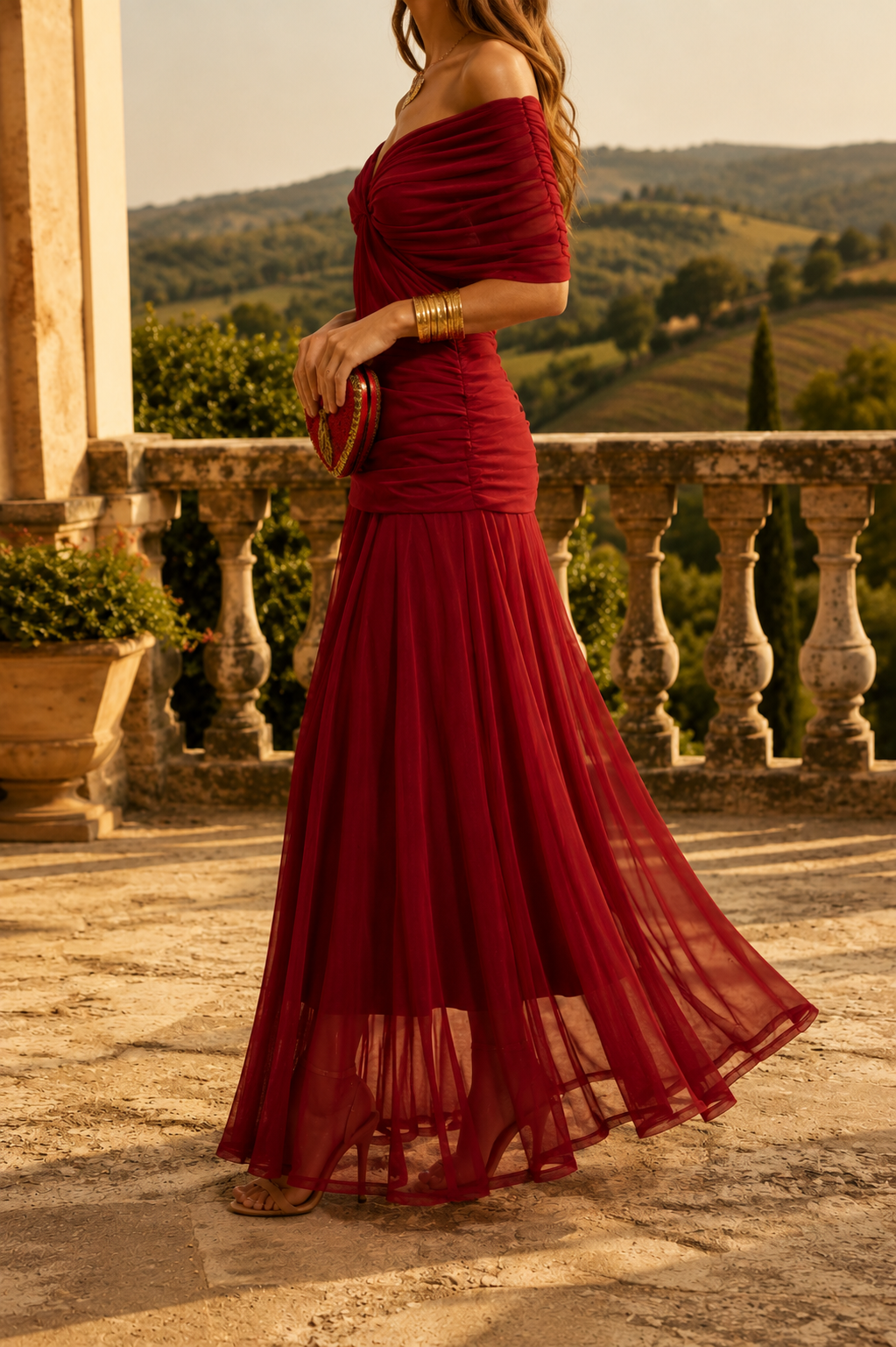 Vestido largo elegante con escote drapeado