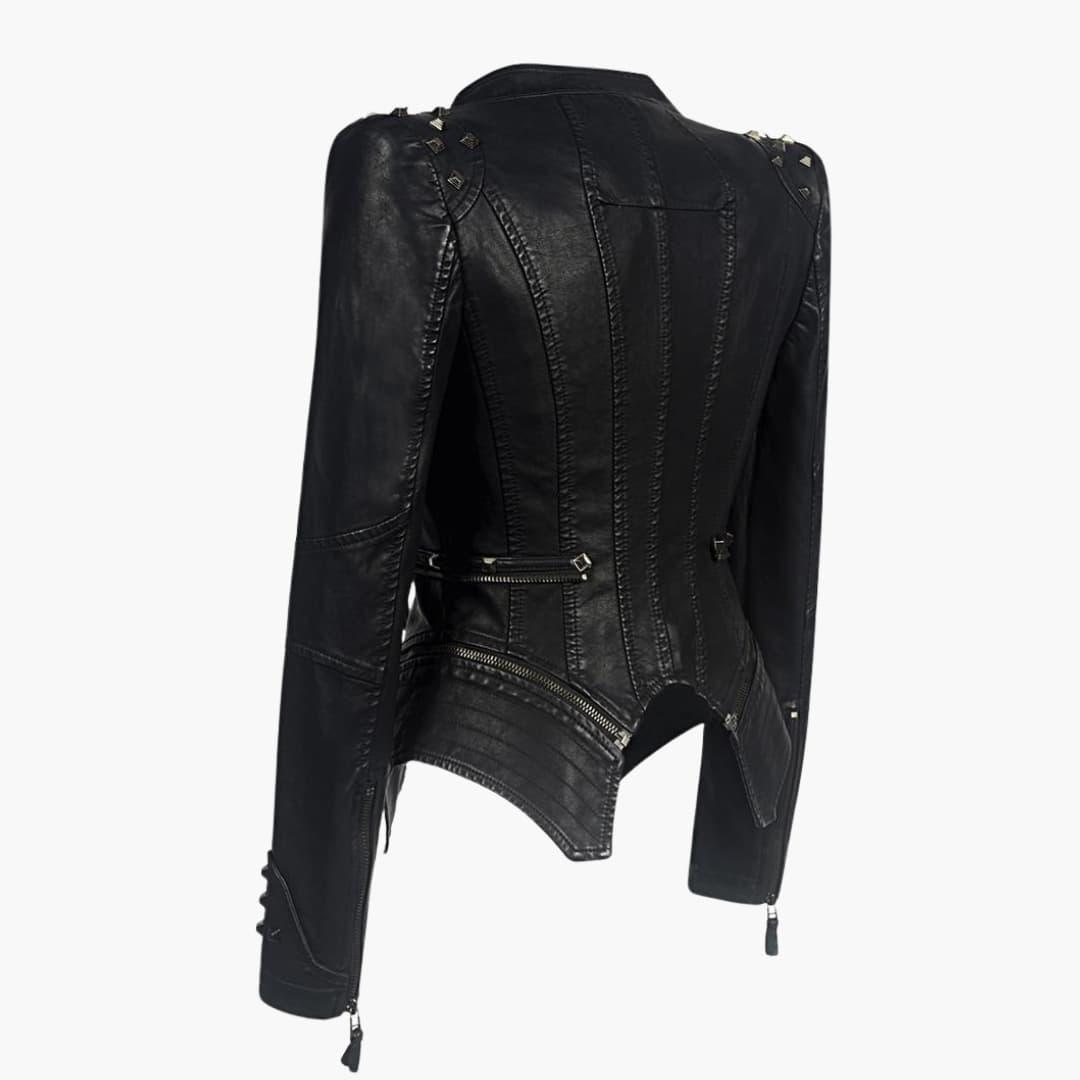 Caroline / Elegante chaqueta de cuero negra para mujer con hombros adornados con tachuelas, manga larga y corte peplum estilo biker