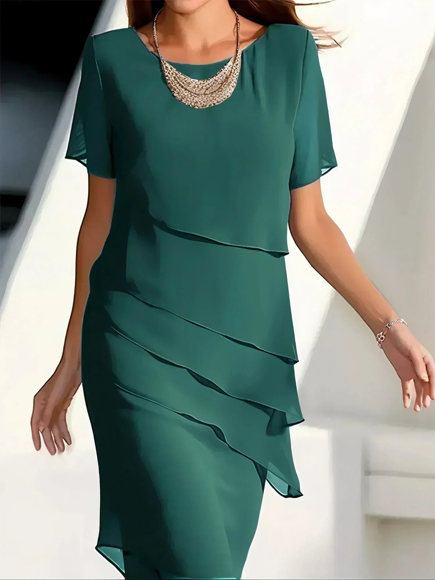 Vestido Midi De Fiesta Con Capas Fluido Y Elegante