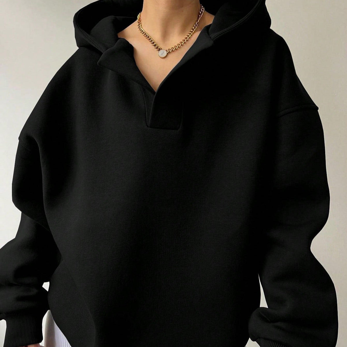 Sudadera de Forro Polar Oversize Cómoda para Mujer con Cuello en V, Manga Larga, Hombro Caído y Estilo Relajado
