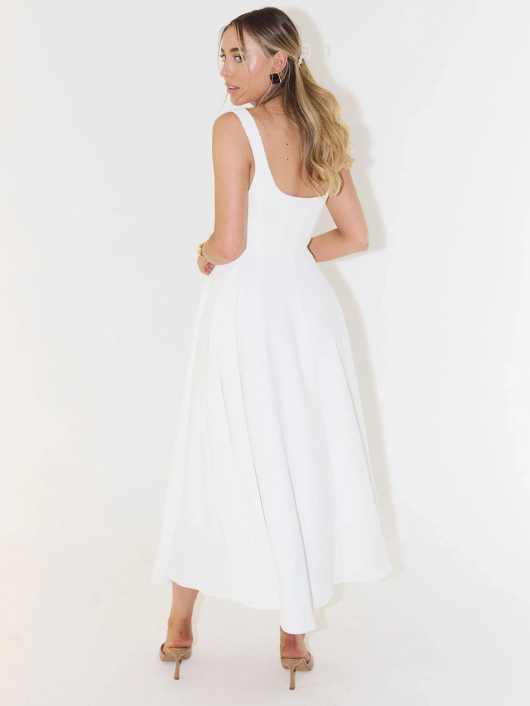 Vestido Midi Elegante con Escote Cuadrado Fluido