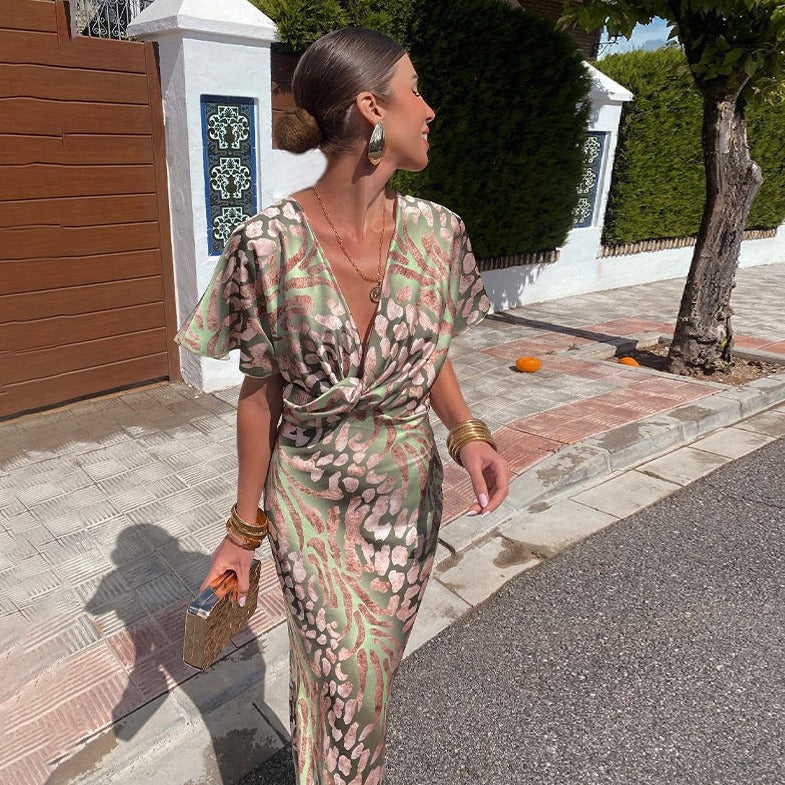 Vestido De Verano Elegante Con Corte Fluido