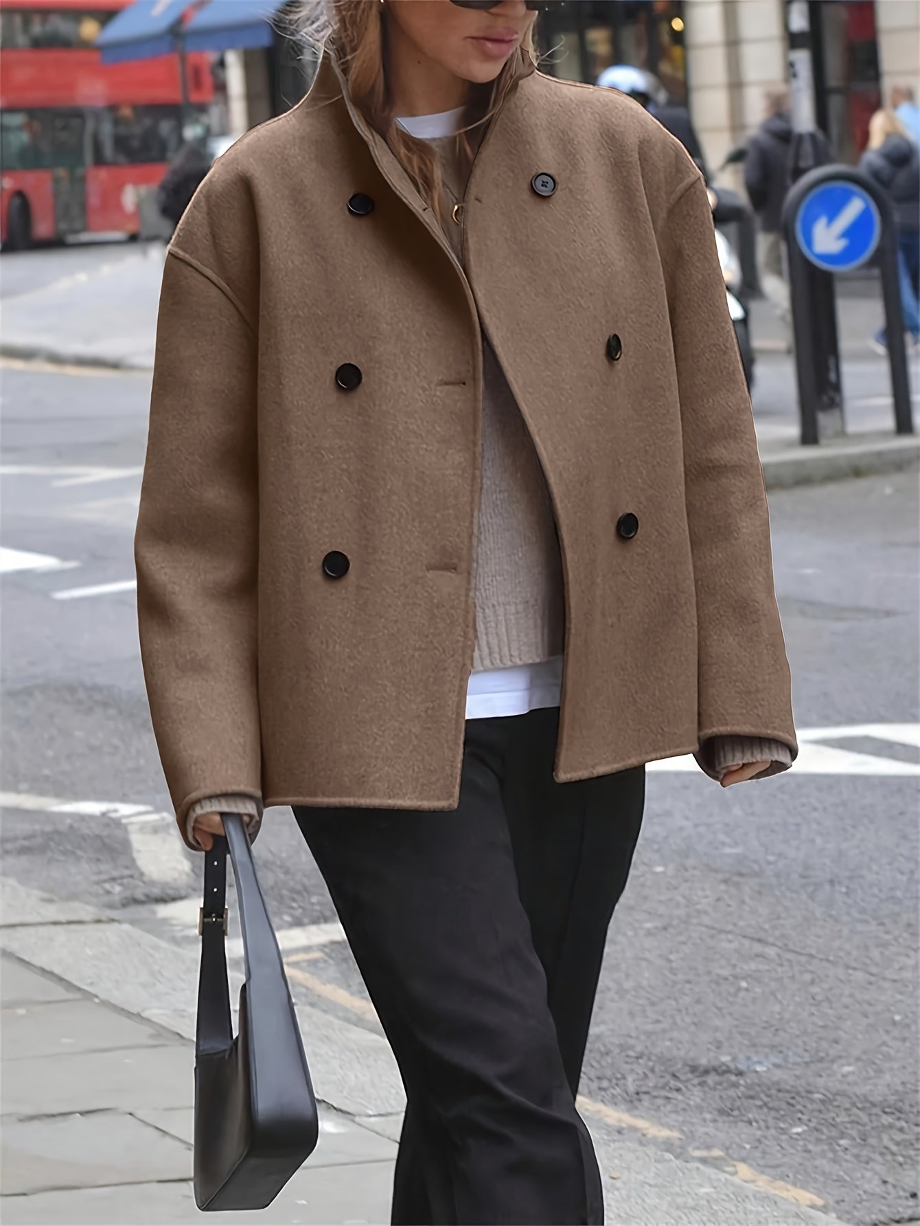 Sabrina / Elegante abrigo de lana color camel para mujer, con cuello alto, manga larga, cierre cruzado de doble botonadura y corte oversize