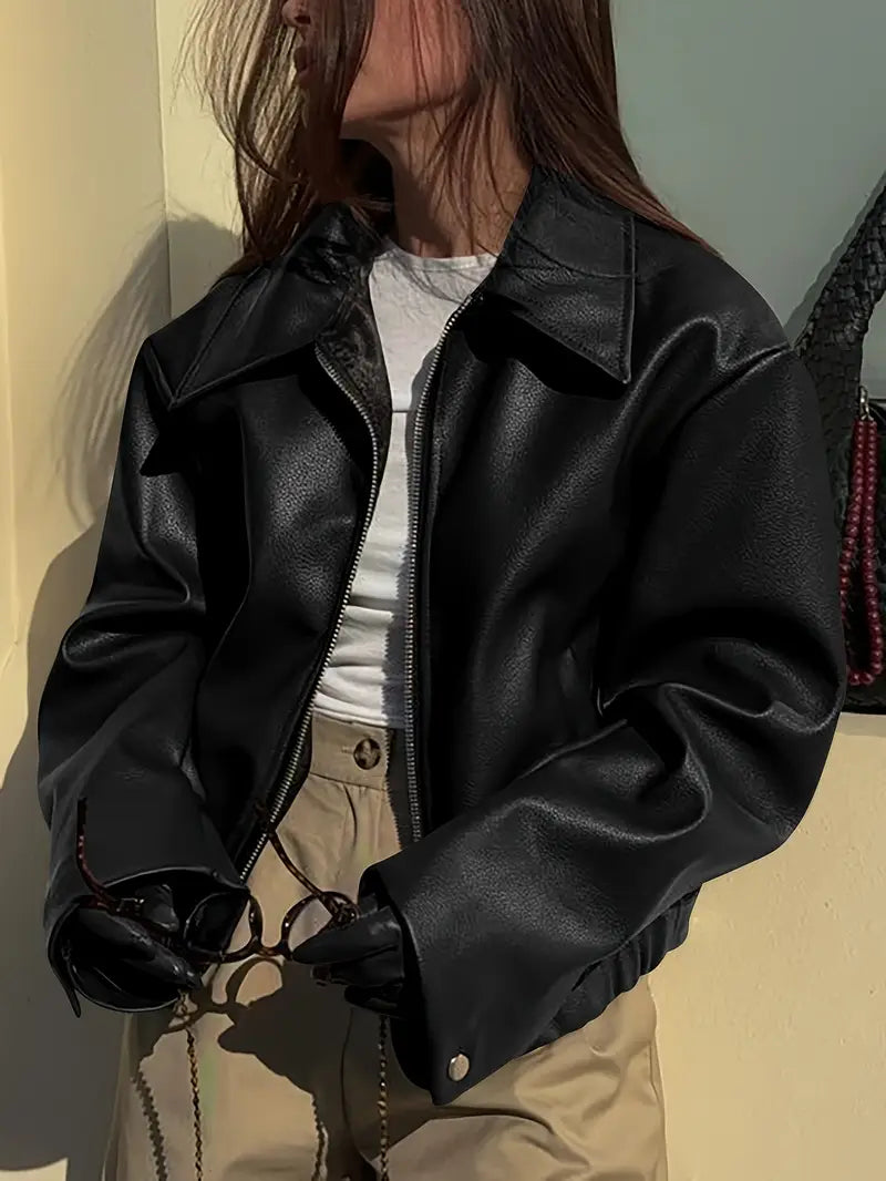 Vitoria / Elegante chaqueta de cuero sintético para mujer con cuello, manga larga y corte oversize cropped