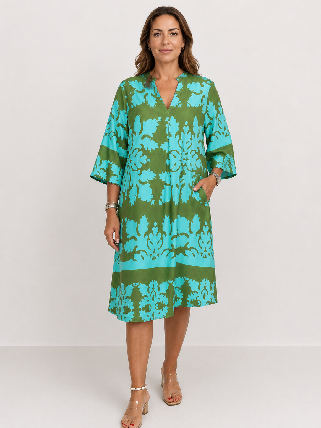 Vestido Primaveral con Estampado y Escote en V