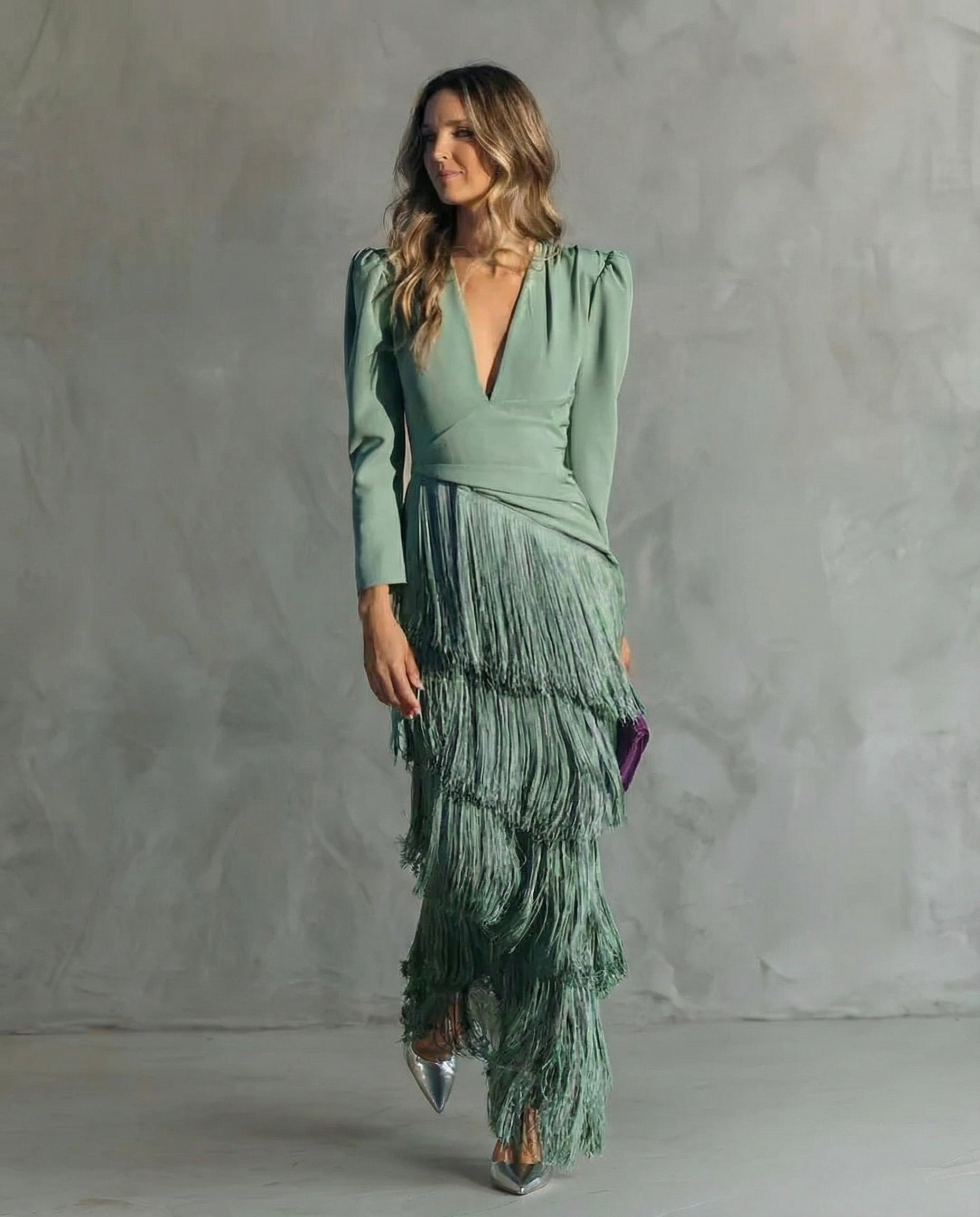 Vestido Midi Elegante con Flecos en las Mangas