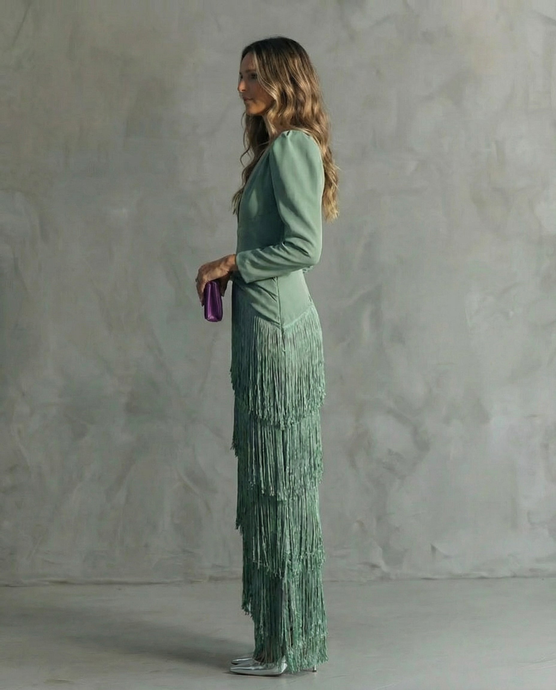 Vestido Midi Elegante con Flecos en las Mangas