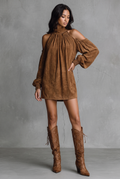 Vestido Mini de Ante Sintético Marrón con Cuello Halter y Mangas Farol