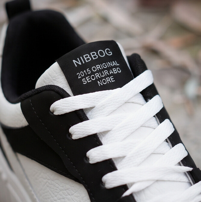 HeightEase — Zapatillas con plataforma y suela acanalada