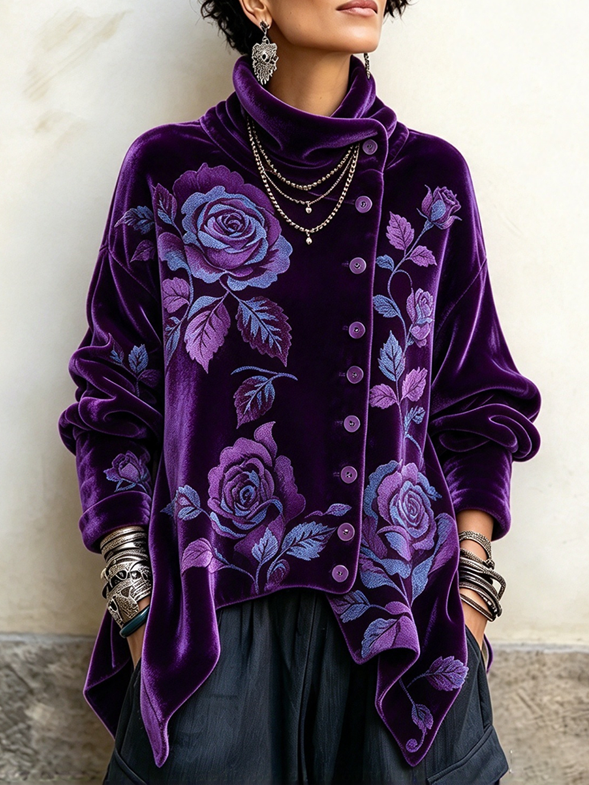 Jersey elegante de terciopelo con estampado de rosas, cuello asimétrico y botones
