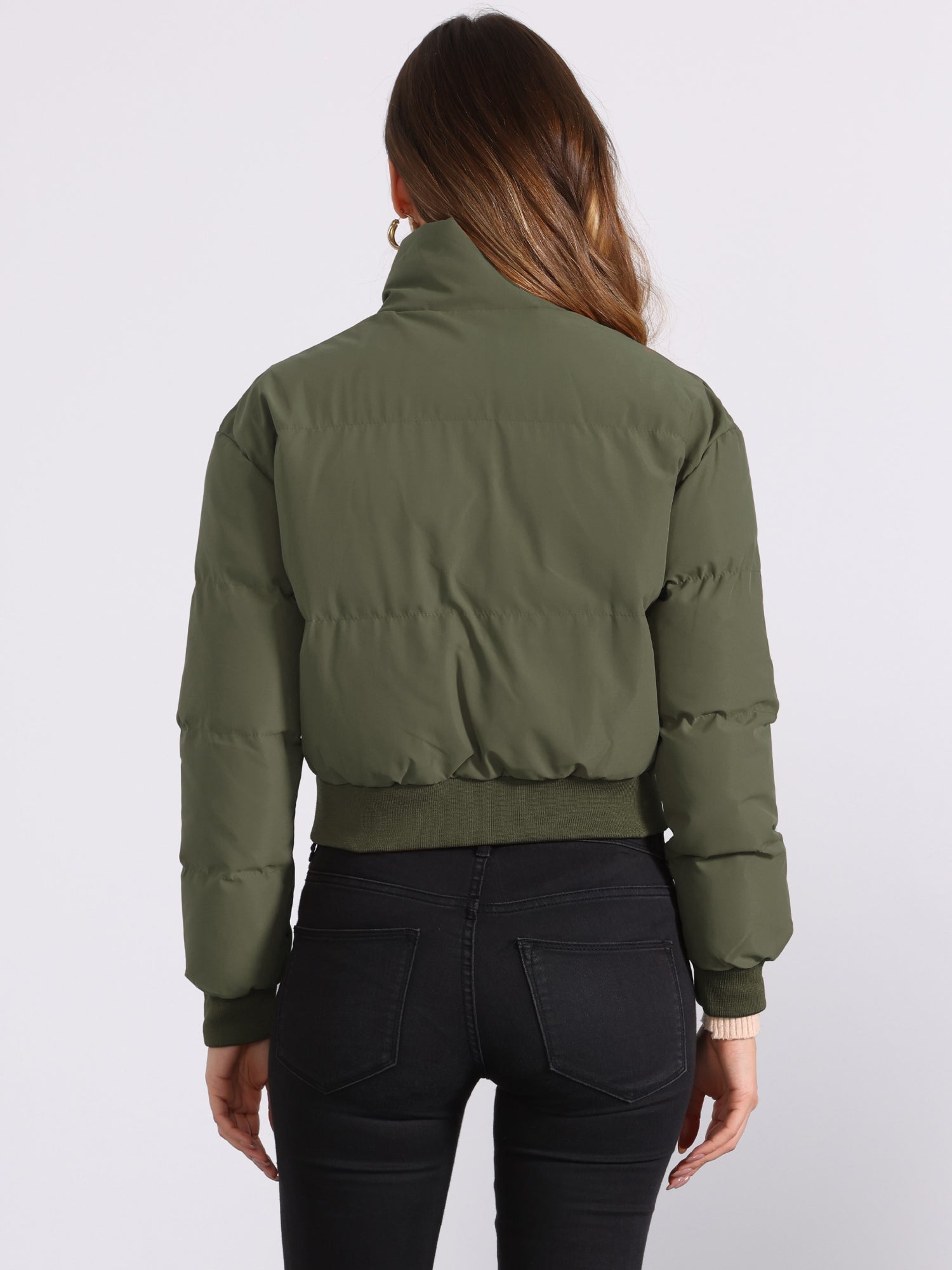 Chaqueta bomber desenfadada para mujer con cierre frontal de cremallera, cuello alto, diseño acolchado y estilo corto