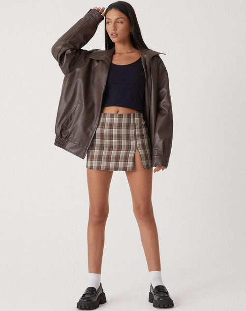 Alejandra / Chaqueta de cuero sintético para mujer con cuello camisero, manga larga y corte oversize relajado